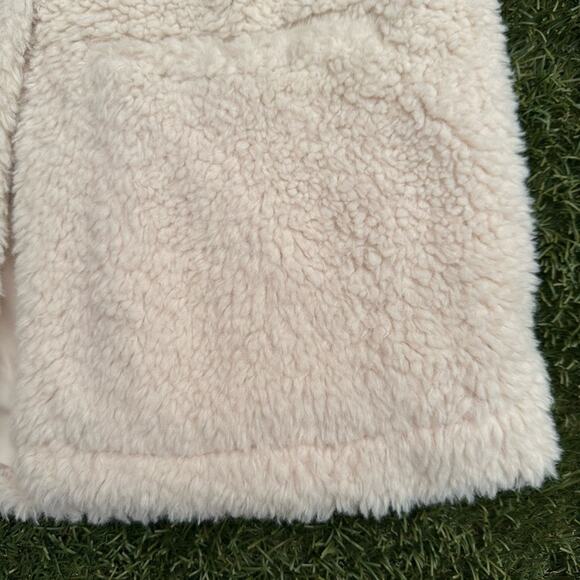 Thread & Supply Faux Fur Puff Vest Ivory Sherpa Sherling Snap Button Closure S - Picture 5 of 11